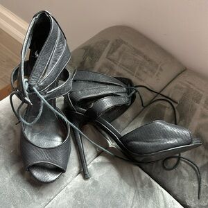 Steve Madden black tie up sandals